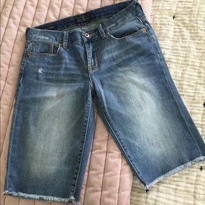 Lucky Brand 🍀 Bermuda jean shorts size 6/29